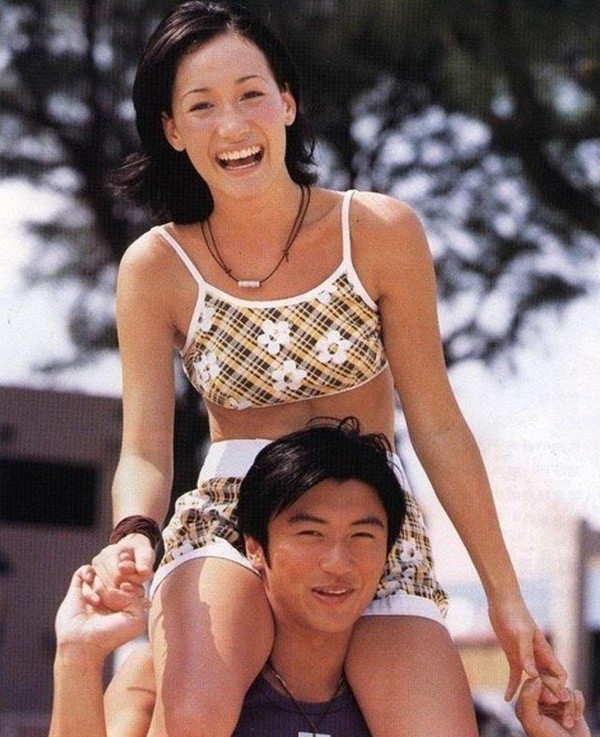 Loạt ảnh đáng giá ngàn vàng của sao Hoa ngữ ngày xưa: Không ngờ Song Hye Kyo là fan ruột của Trương Quốc Vinh