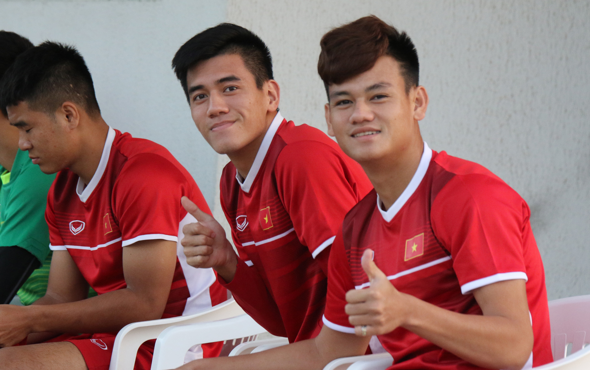 Tuyển Việt Nam tập buổi đầu tại UAE