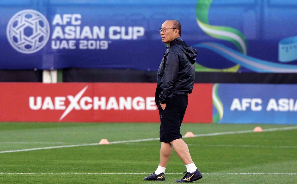 Tuyển Việt Nam tập buổi đầu tại UAE