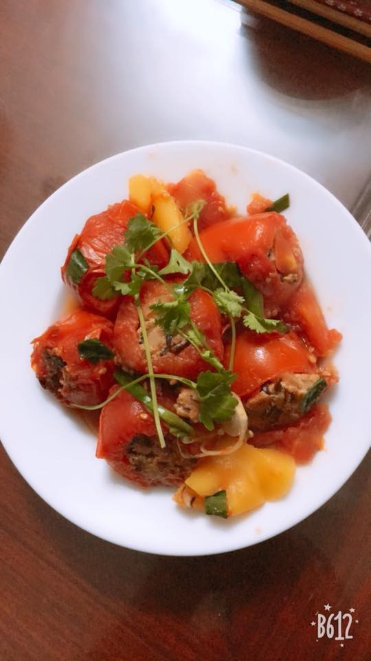 Cuối tuần chưa kịp nghỉ đã bị mẹ chồng bắt làm 4 mâm cơm đãi khách, nàng dâu nhanh trí chuẩn bị trong tích tắc khiến hội chị em trầm trồ khen ngợi