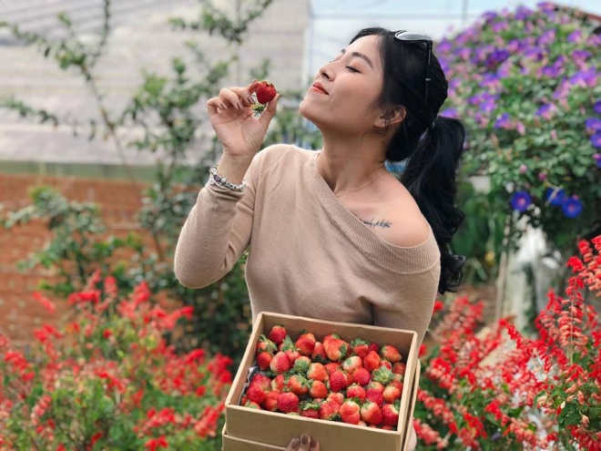 Vợ chồng MC Hoàng Linh tiếp tục khoe loạt ảnh tình tứ ở Đà Lạt