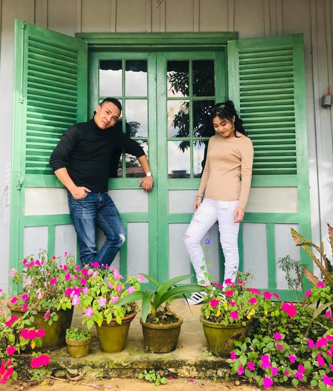 Vợ chồng MC Hoàng Linh tiếp tục khoe loạt ảnh tình tứ ở Đà Lạt