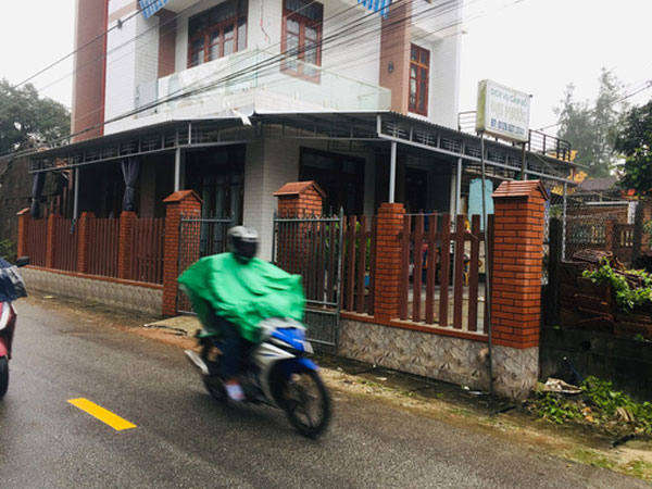 Bé gái 10 tuổi bị cướp đâm đang trong tình trạng hôn mê