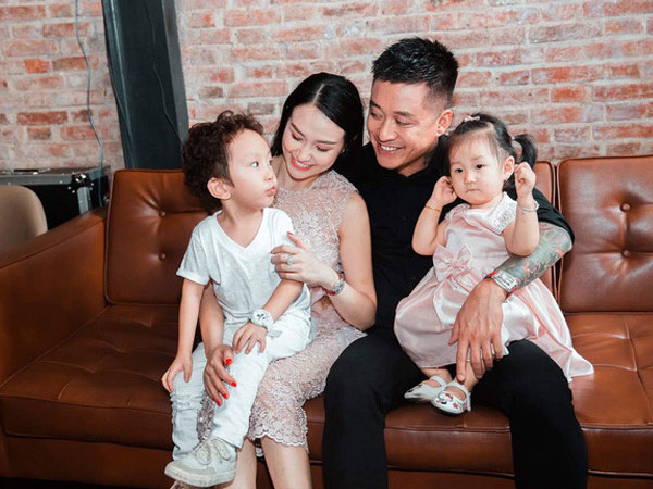 Tuấn Hưng thông báo sắp có con thứ ba