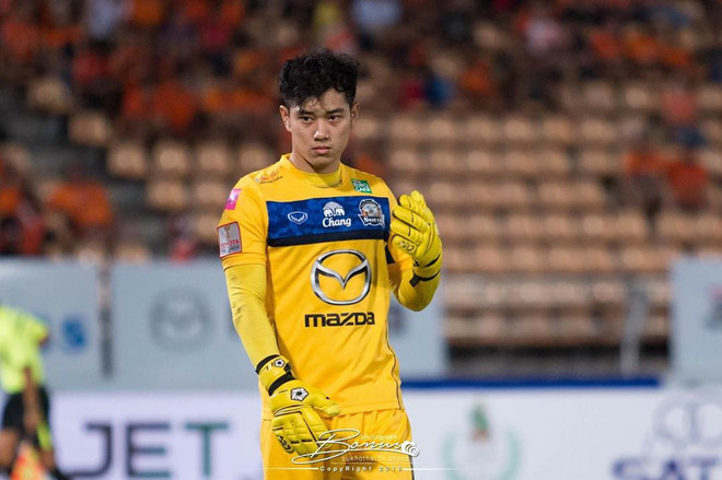 Thủ môn điển trai sẽ tranh suất bắt chính với Đặng Văn Lâm ở Thái Lan