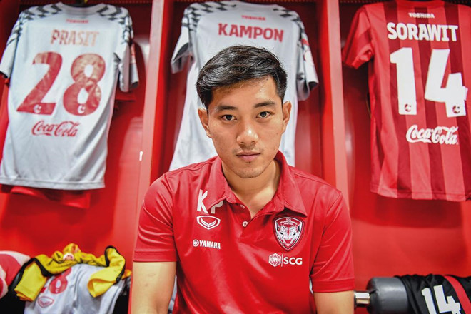 Thủ môn điển trai sẽ tranh suất bắt chính với Đặng Văn Lâm ở Thái Lan