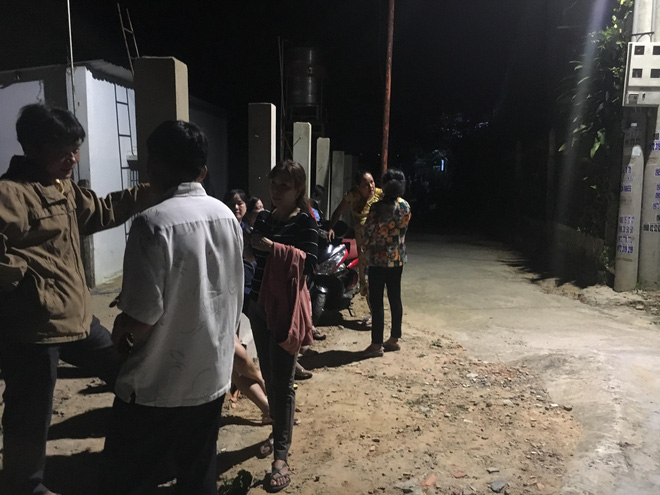 Chồng tá hoả phát hiện vợ chết trong tư thế treo cổ trước cửa phòng ngủ