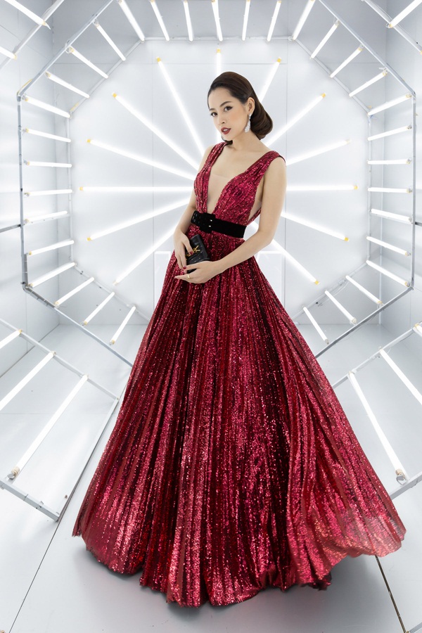 10 bộ váy giúp Chi Pu nổi bật trên thảm đỏ 2018