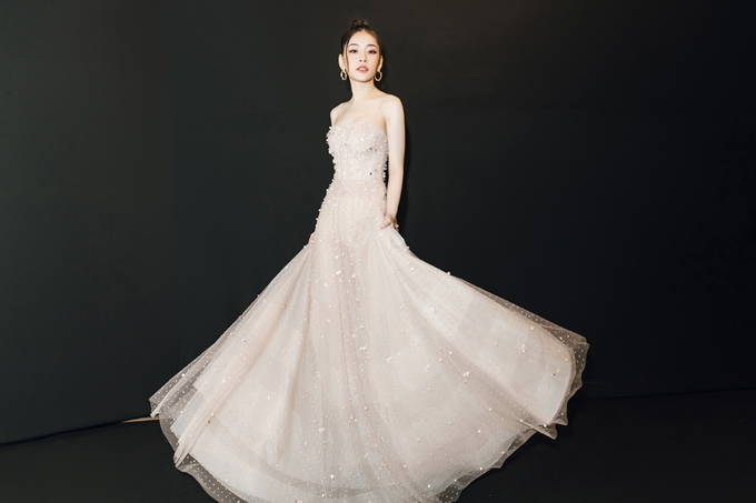 10 bộ váy giúp Chi Pu nổi bật trên thảm đỏ 2018