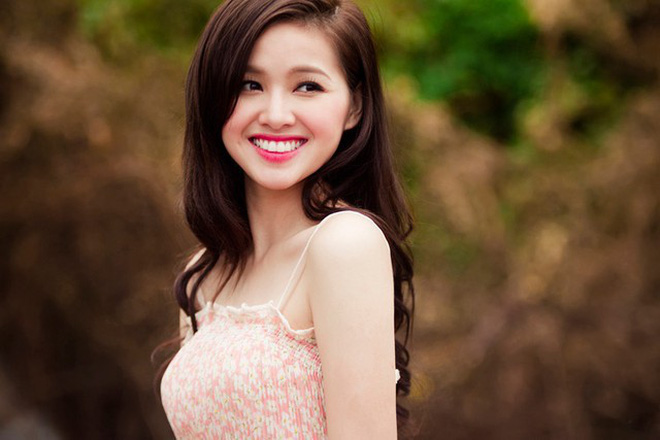 Sự trùng hợp bất ngờ trong cuộc sống của Tâm Tít và Huyền Baby, hai hotgirl đình đám trở thành bà hoàng sau khi kết hôn