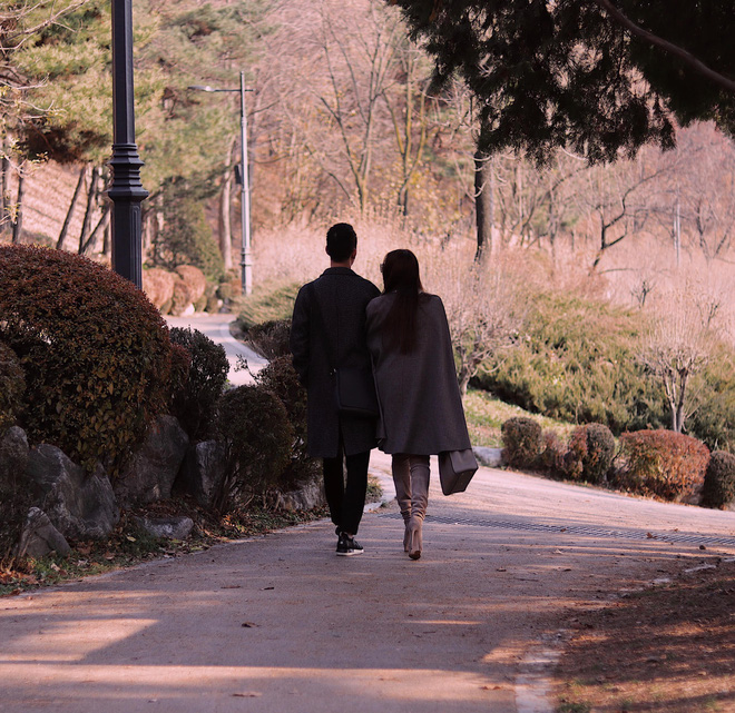 Sự trùng hợp bất ngờ trong cuộc sống của Tâm Tít và Huyền Baby, hai hotgirl đình đám trở thành bà hoàng sau khi kết hôn