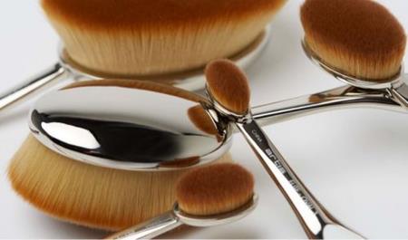 Bán bàn chải không thể đánh răng, ai ngờ thành triệu phú Bán bàn chải không thể đánh răng, ai ngờ thành triệu phú