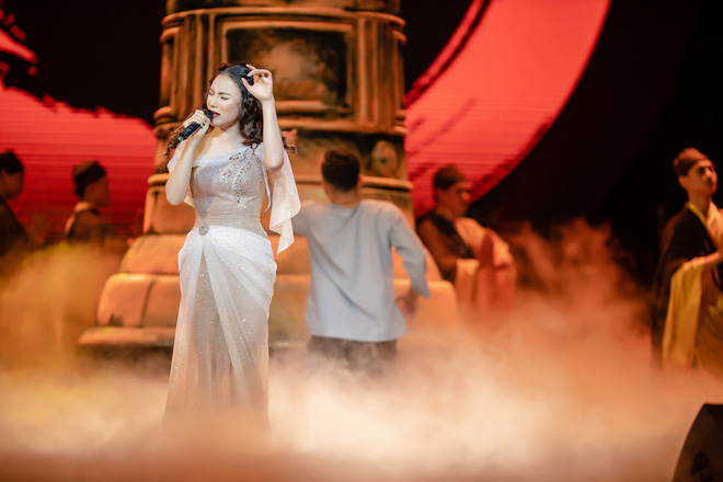 Ca sĩ Thu Phương, Đinh Hiền Anh liên tục bật khóc khi chia sẻ về cố nhạc sĩ An Thuyên