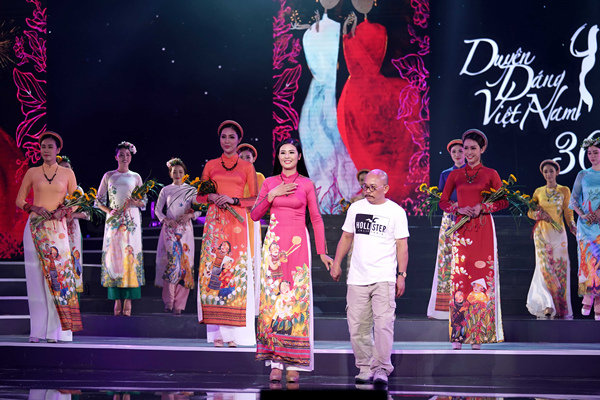 Duyên dáng Việt Nam 2018: Lệ Quyên hát sai lời và nhiều sạn