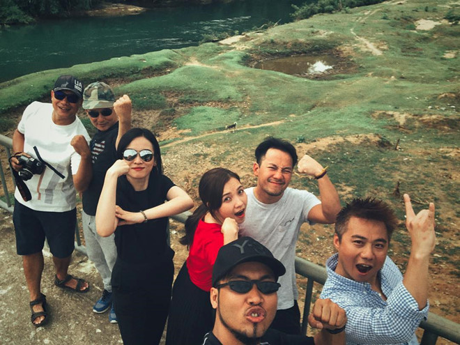 Những khoảnh khắc đời thường của rapper Tiến Đạt và bà xã 9X