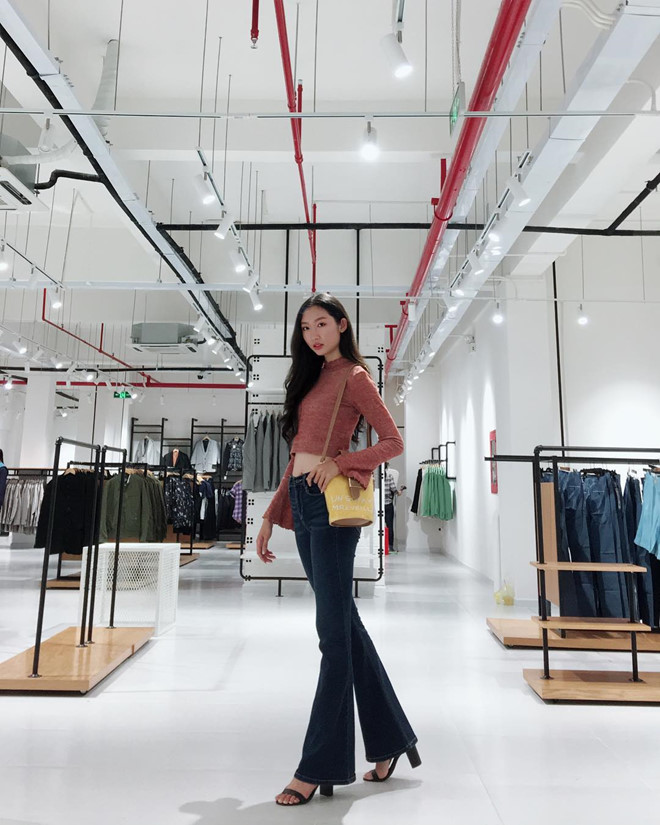 Hoa khôi ĐH Hutech cao 1,75 m, giành nhiều giải thưởng về người mẫu