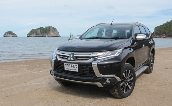 Nissan Terra V có gì để cạnh tranh Mitsubishi Pajero Sport Premium?