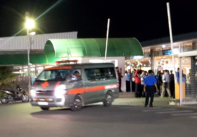 Người thân vật vã bên quan tài nạn nhân trong vụ đánh bom ở Ai Cập