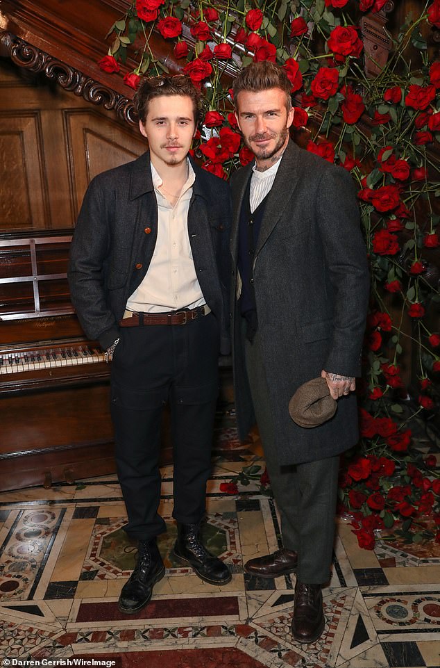 Vợ chồng David Beckham khóa môi ngọt ngào như chưa từng có những tin đồn thất thiệt về hôn nhân