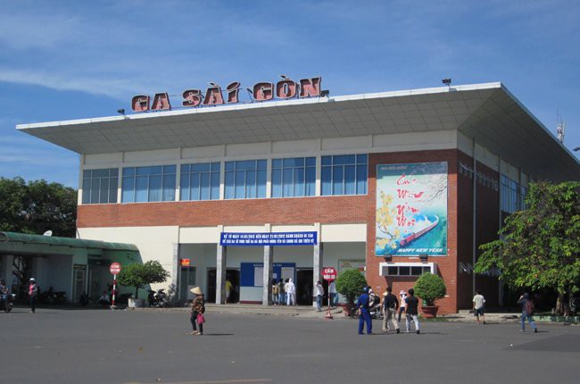 Siêu bảo vệ Ga Sài Gòn lừa hàng chục triệu tiền vé và xe máy của hành khách tới công an trình diện