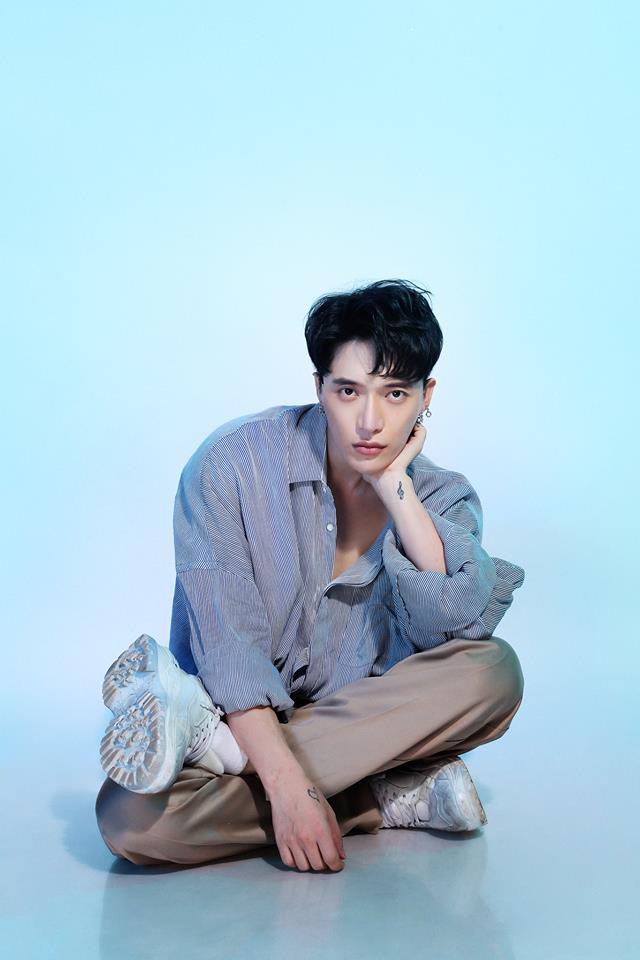 Chưa xong đạo nhạc, Châu Đăng Khoa lại bị tố đạo thơ để viết hit Người lạ ơi