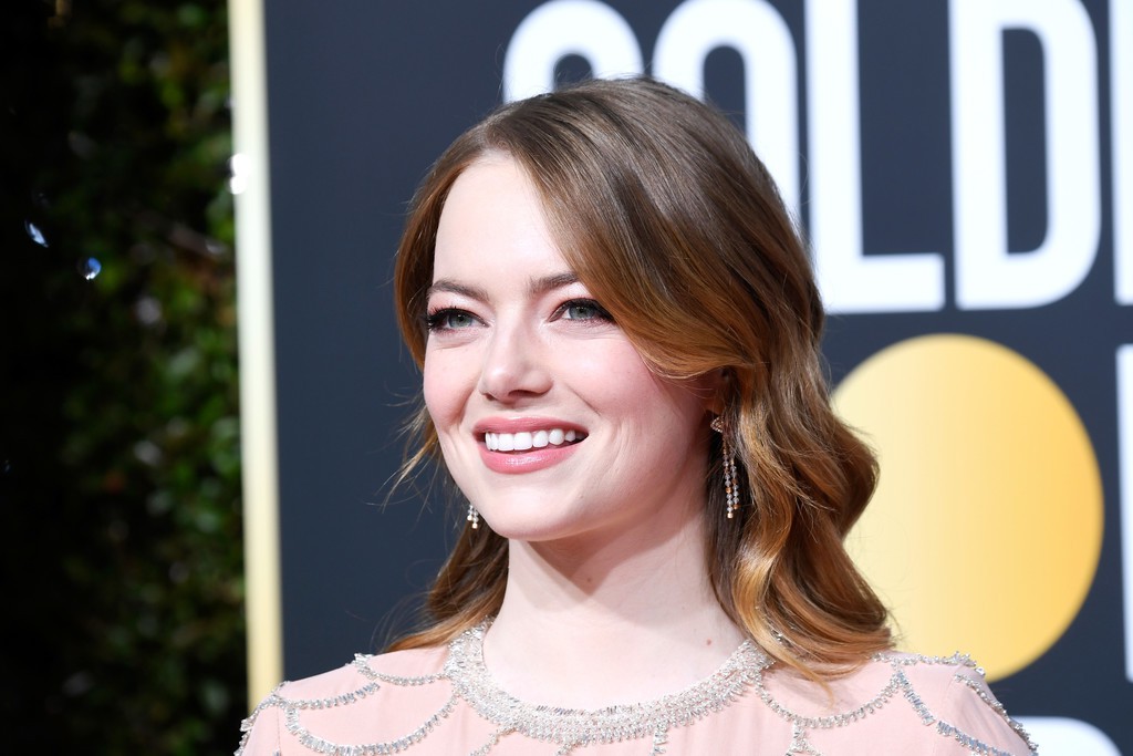 Bị đá xoáy công khai tại Quả Cầu Vàng 2019, Emma Stone có phản ứng thú vị gây sốt nhất lễ trao giải