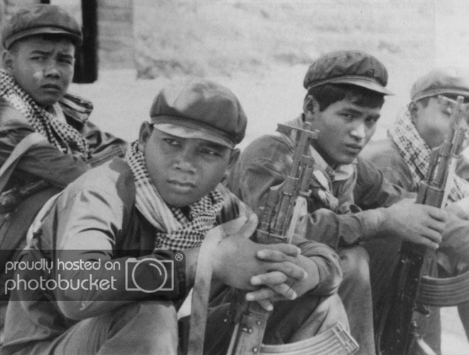 Khơ me Đỏ được trang bị vũ khí thế nào mà dám tấn công Việt Nam?