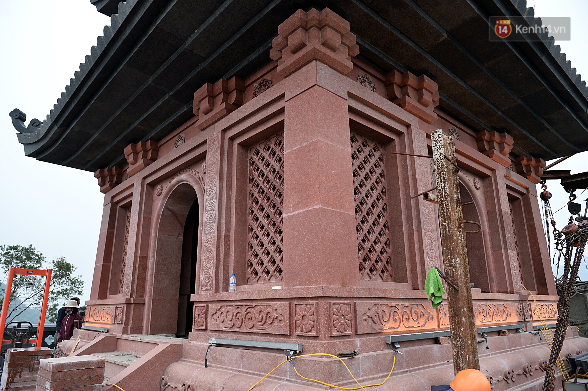 Cận cảnh ngôi chùa lớn nhất Việt Nam - Nơi sẽ đặt báu vật thiên thạch mặt trăng 600.000 USD được đấu giá từ Mỹ