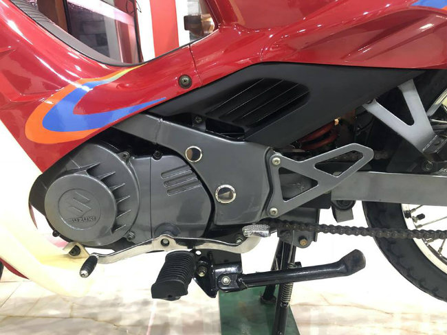 SỐC: Suzuki RGV120 đời 2002 thét giá 1 tỷ đồng tại Việt Nam