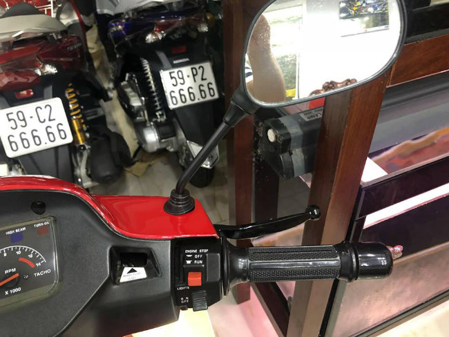 SỐC: Suzuki RGV120 đời 2002 thét giá 1 tỷ đồng tại Việt Nam