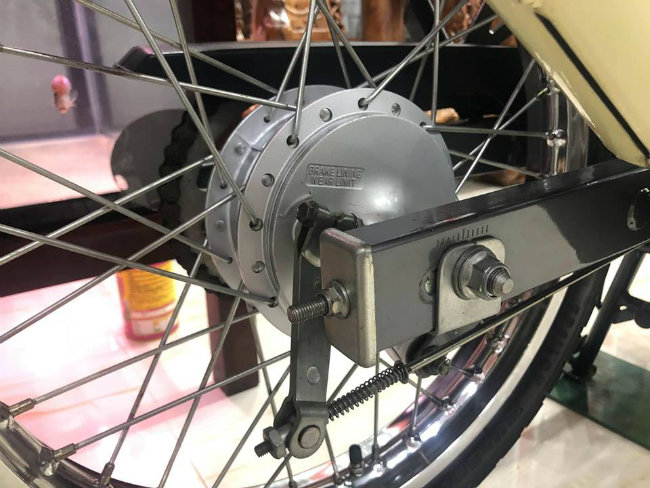 SỐC: Suzuki RGV120 đời 2002 thét giá 1 tỷ đồng tại Việt Nam