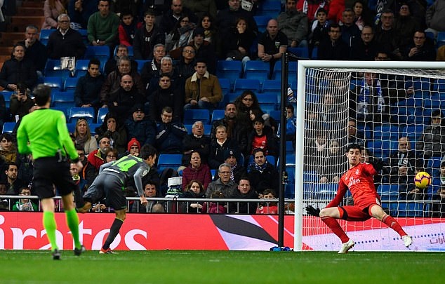 Clip: Thua sấp mặt ngay tại Bernabeu, Real Madrid văng khỏi Top 4