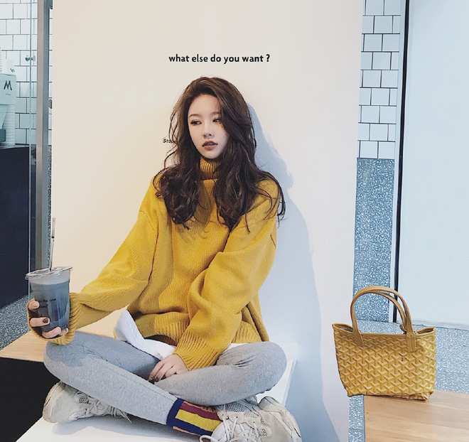 Hot girl 17 tuổi Trung Quốc để lộ nhan sắc thật như... 27 tuổi khiến cư dân mạng ngã ngửa