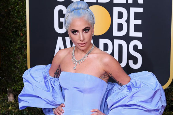 10 bộ cánh đỉnh nhất tại Quả Cầu Vàng 2019: Lady Gaga quét thảm đỏ theo đúng nghĩa đen, có đại minh tinh chỉ đi sandal... 1 triệu đồng!
