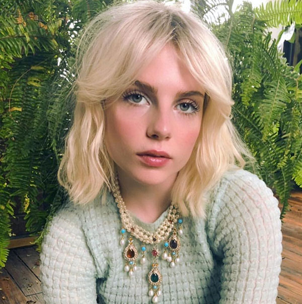 Tóc cắt mái bằng trở thành xu hướng của năm 2019