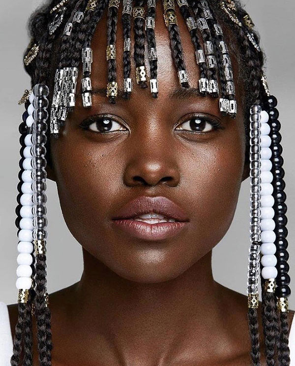 Tóc cắt mái bằng trở thành xu hướng của năm 2019