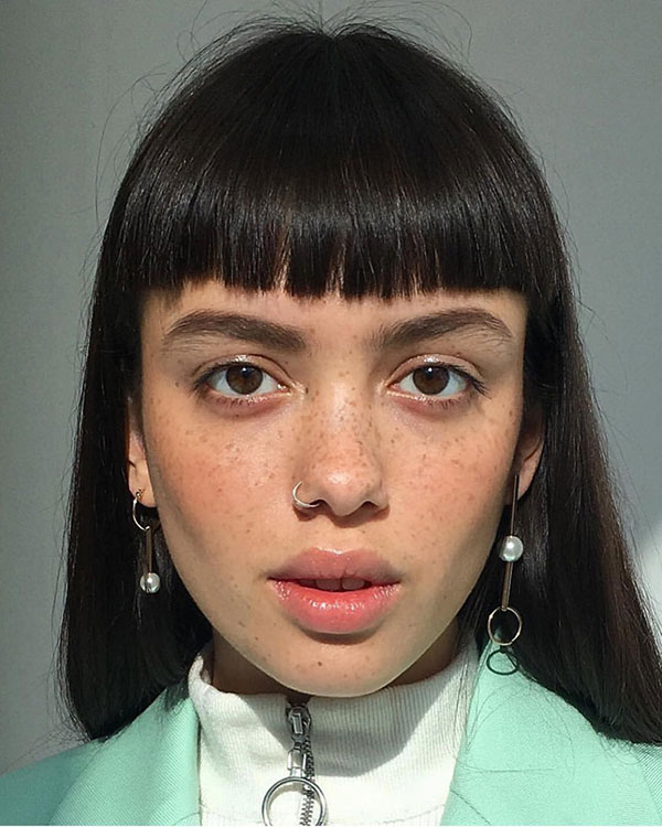 Tóc cắt mái bằng trở thành xu hướng của năm 2019