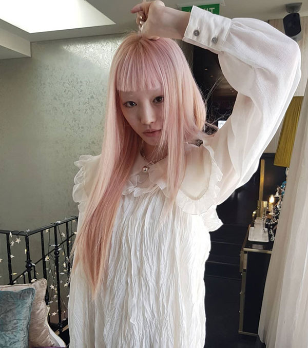 Tóc cắt mái bằng trở thành xu hướng của năm 2019