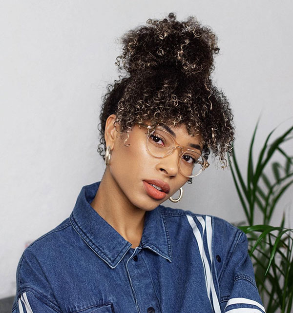 Tóc cắt mái bằng trở thành xu hướng của năm 2019