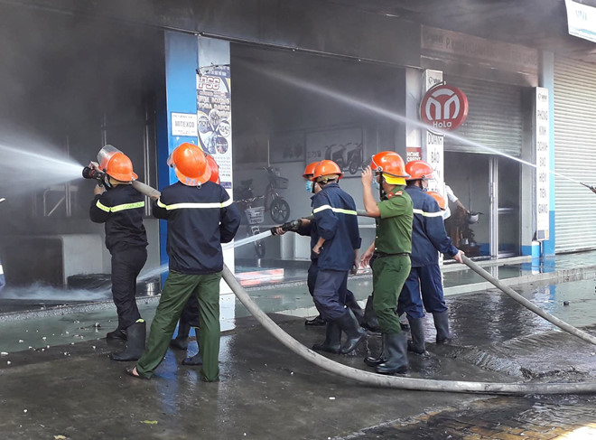 Cháy lớn ở cửa hàng xe máy, xe đạp điện ở Mỹ Tho