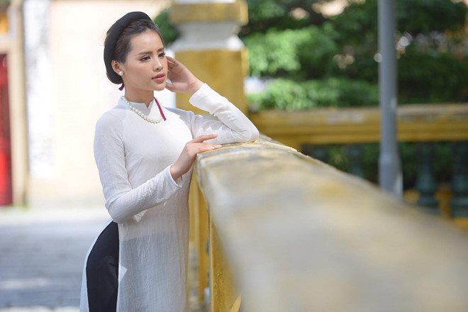 Nhan sắc tươi tắn, rạng rỡ của hai tân á khôi ĐH Hutech