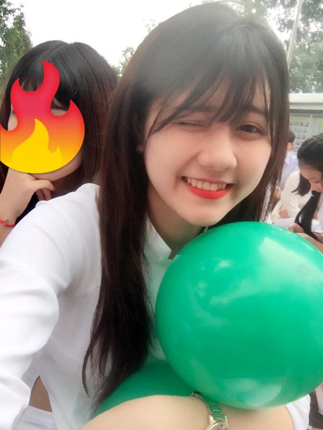 Nhan sắc tươi tắn, rạng rỡ của hai tân á khôi ĐH Hutech