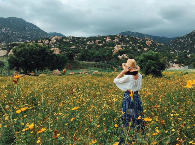 Lên đồ lồng lộn để làm vài bức ảnh kỉ niệm đi đám cưới, vợ trẻ câm nín khi thấy tác phẩm của chồng
