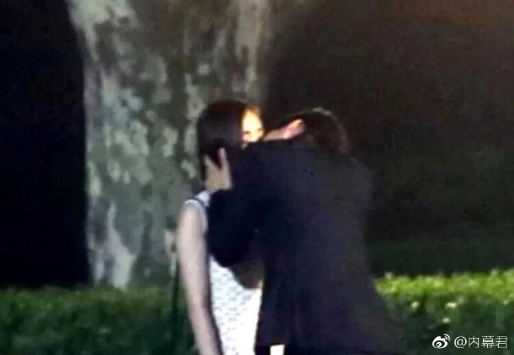 Netizen phát sốt trước loạt nghi vấn Dương Mịch hẹn hò Lý Dịch Phong sau lùm xùm ly hôn Lưu Khải Uy