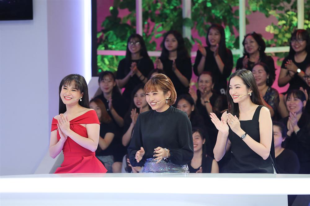 Đồng nghiệp phanh phui chuyện Trấn Thành bị Hari Won hà hiếp, cấm đoán đủ điều sau kết hôn