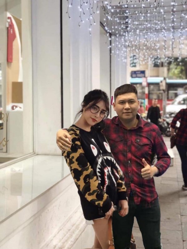 Lên mạng nhờ dắt xe ra khỏi bức ảnh cho sang chảnh, cô gái trẻ được du lịch từ châu Âu đến chuồng lợn...