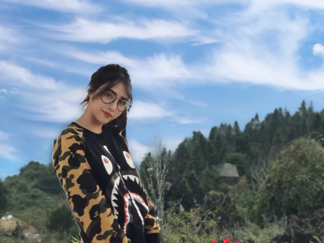 Lên mạng nhờ dắt xe ra khỏi bức ảnh cho sang chảnh, cô gái trẻ được du lịch từ châu Âu đến chuồng lợn...