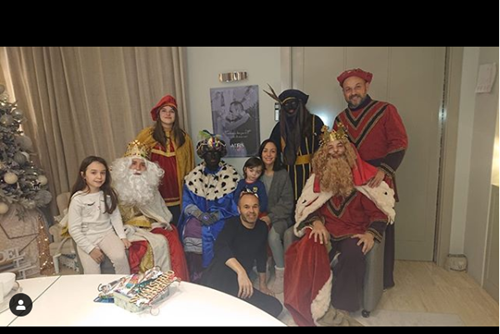 Huyền thoại Iniesta bị chỉ trích vì phân biệt chủng tộc