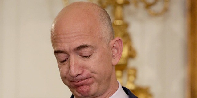 Lật tẩy những chiêu trò sinh tồn bẩn thỉu của các nhà buôn trên Amazon