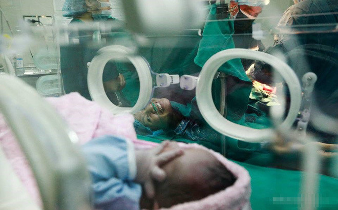 Cậu bé vùng cao ngủ gật và loạt ảnh khiến bạn rơi nước mắt